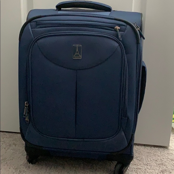 ❌ SOLD ❌ Travel Pro LIGHTWEIGHT Suitcase - Picture 1 of 7